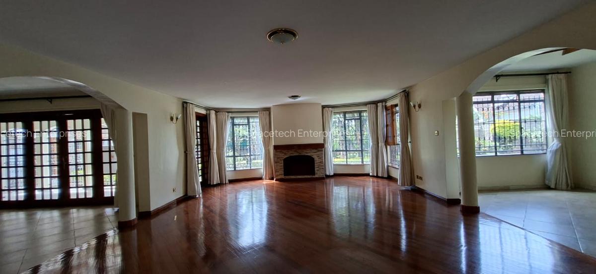 5 Bed Townhouse with En Suite in Westlands Area - 8