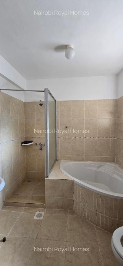 3 Bed Apartment with En Suite at Oak Wood 45 - 10