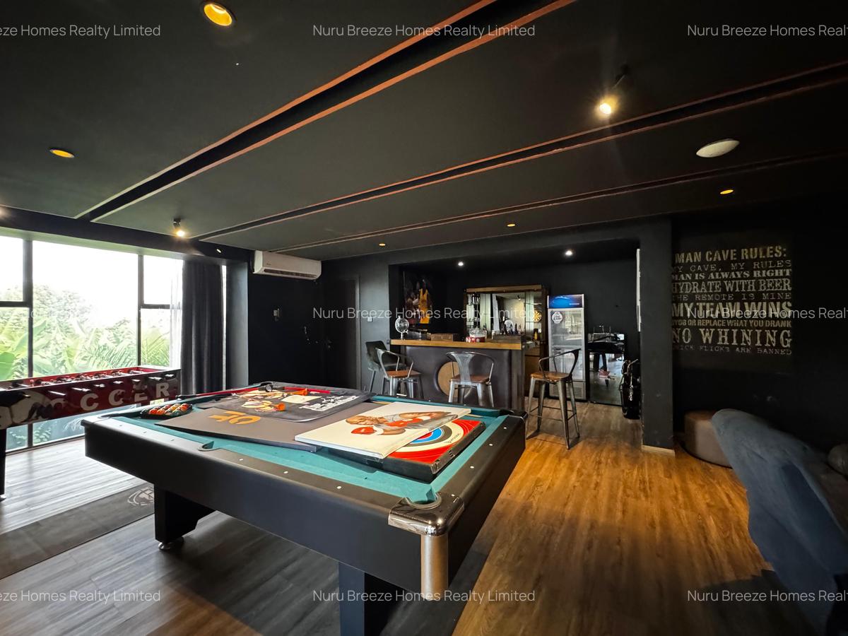 5 Bed House with En Suite in Runda - 10