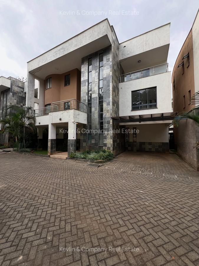 5 Bed Townhouse with En Suite in Lavington - 2