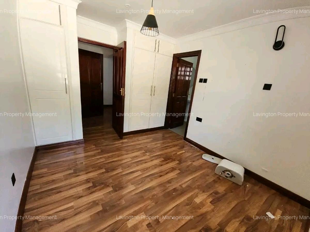 4 Bed House with En Suite at Lavington Green - 6