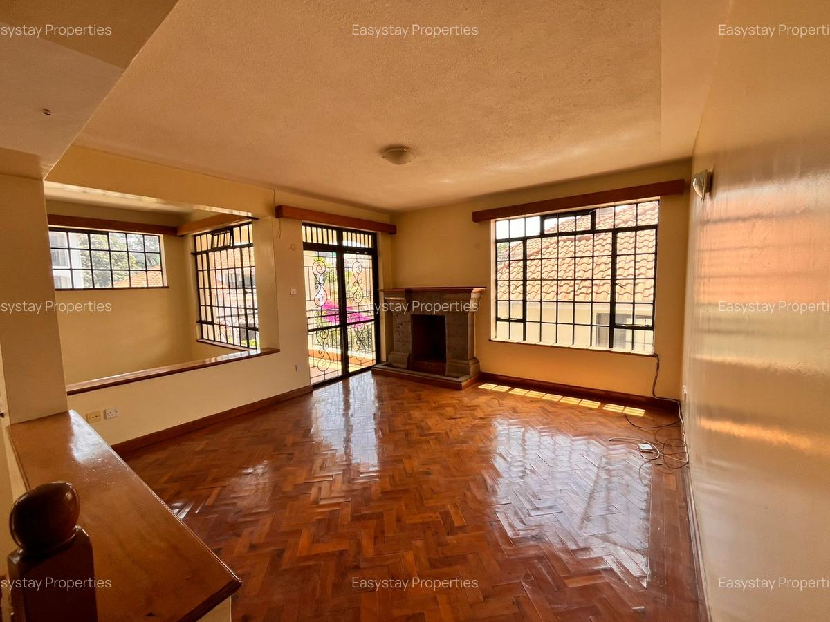 4 Bed Townhouse with Garden in Spring Valley - 3