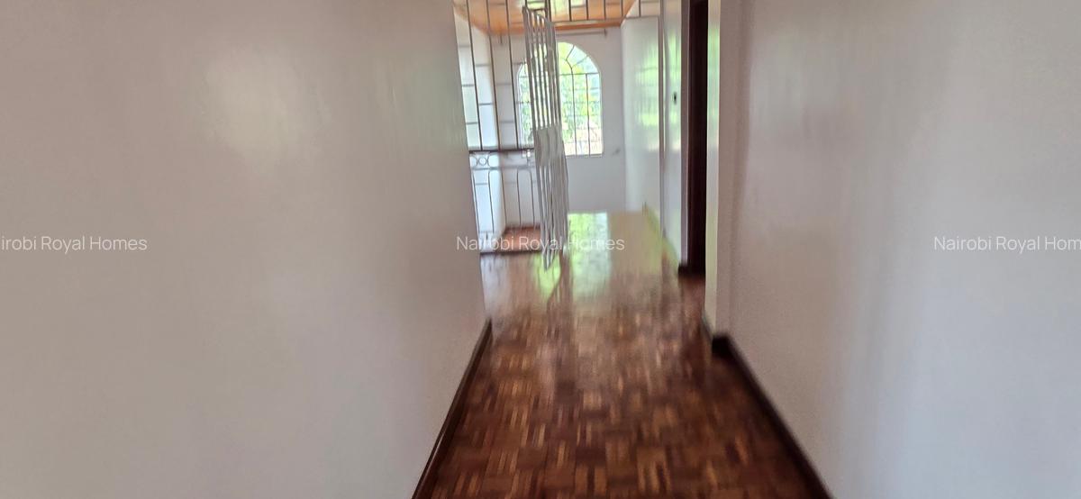 5 Bed Townhouse with En Suite at Lavington Green - 10
