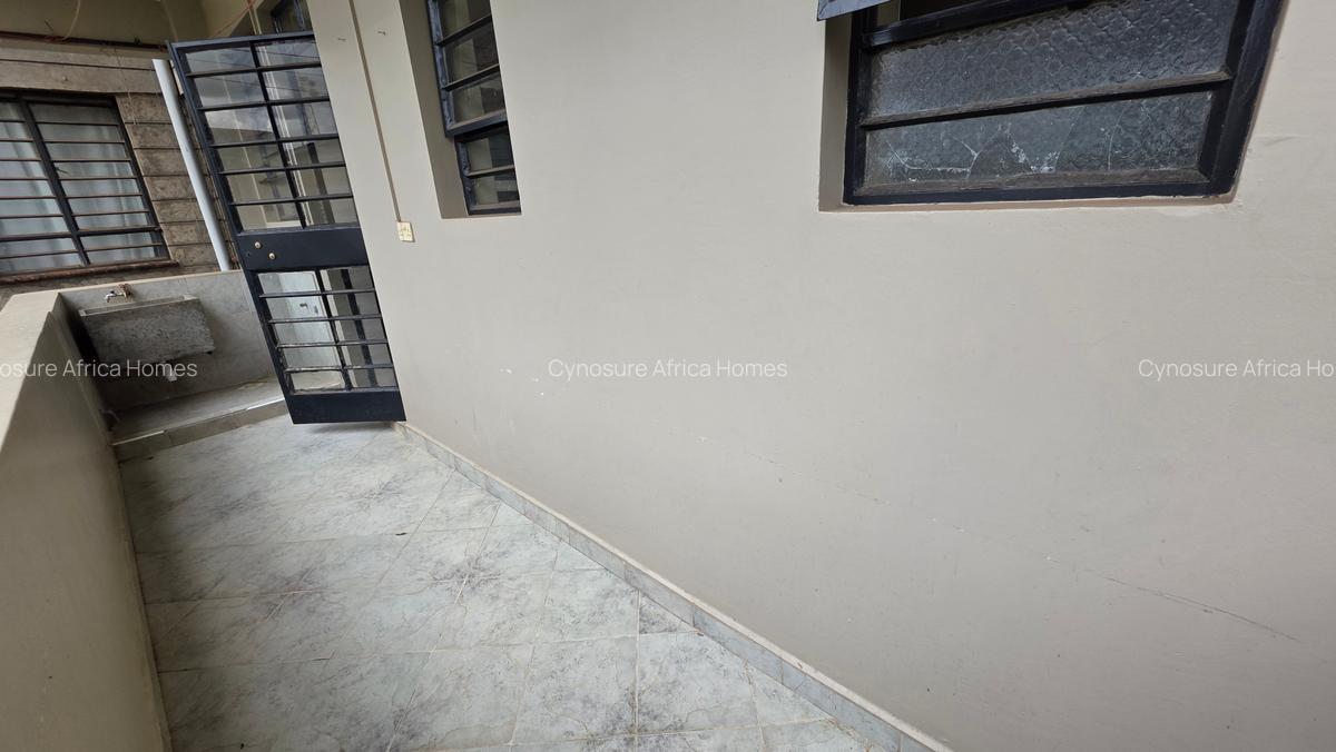 4 Bed Apartment with En Suite at Dennis Pritt - 7