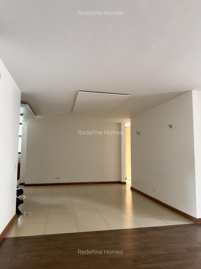 3 Bed Apartment with En Suite in Parklands - 12