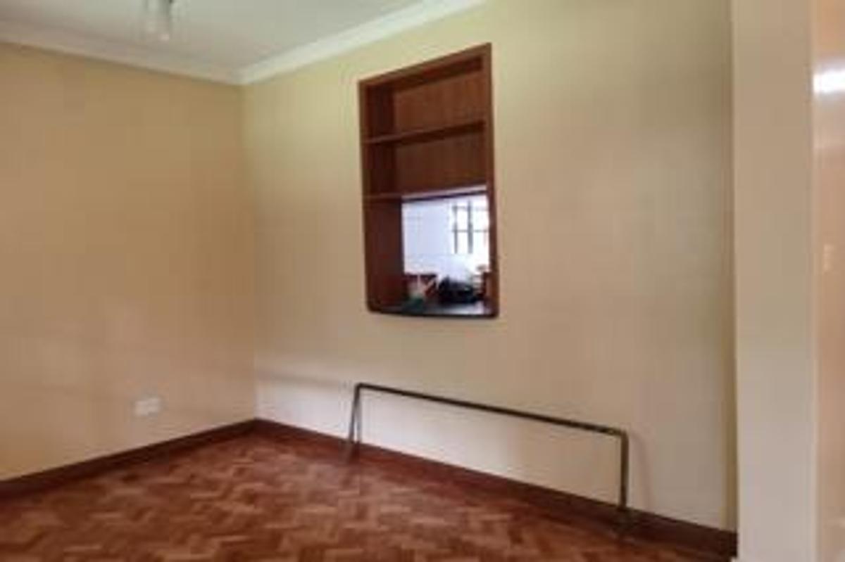 4 Bed Townhouse with En Suite at Lavington Green - 6