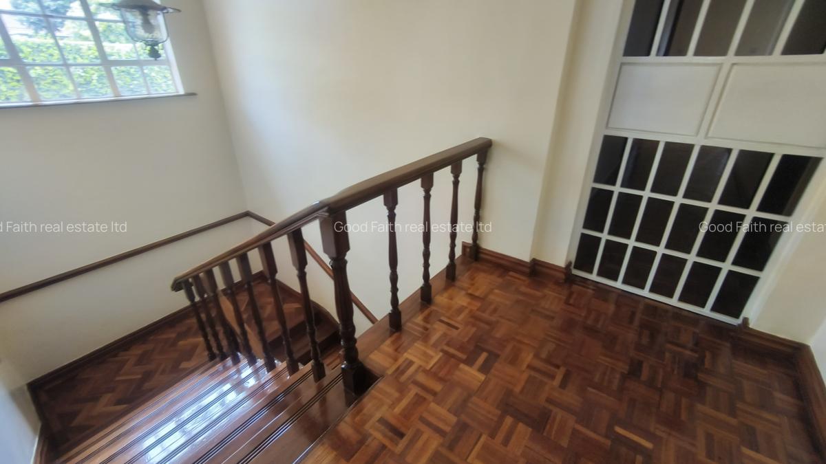 5 Bed House with En Suite in Runda - 7