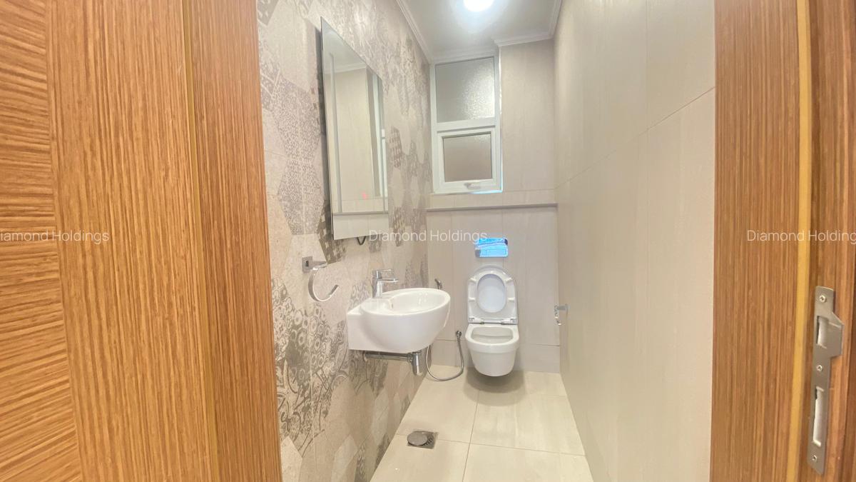 2 Bed Apartment with En Suite at Parklands - 5