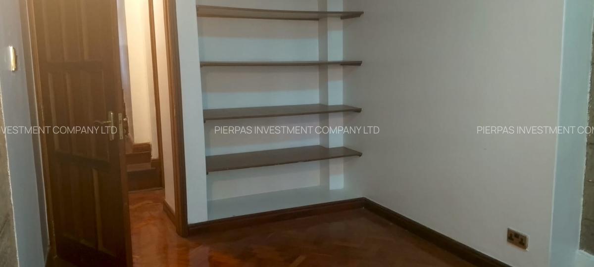 4 Bed Townhouse with En Suite in Lavington - 6