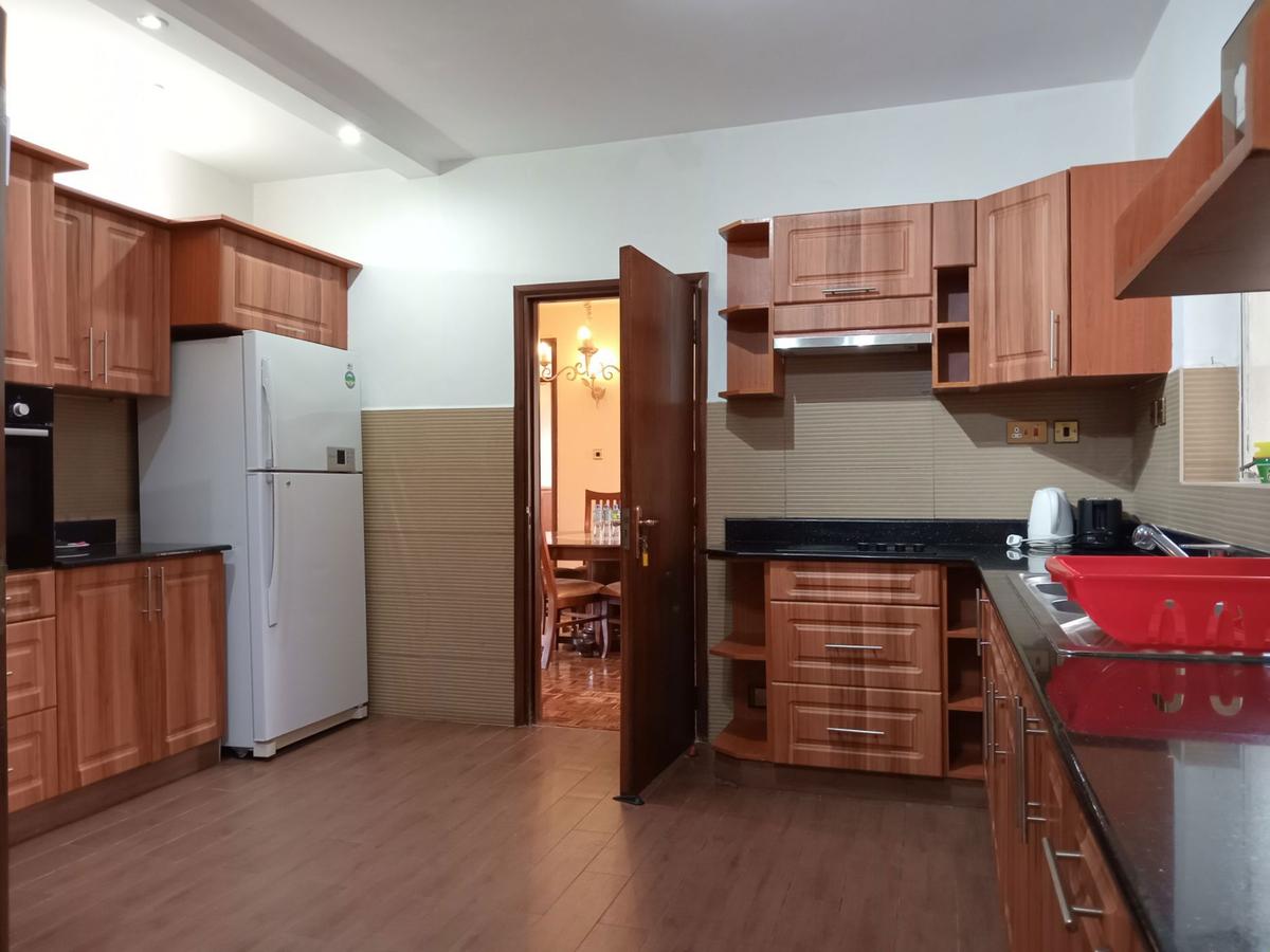 Serviced 3 Bed Apartment with En Suite in Kilimani - 5