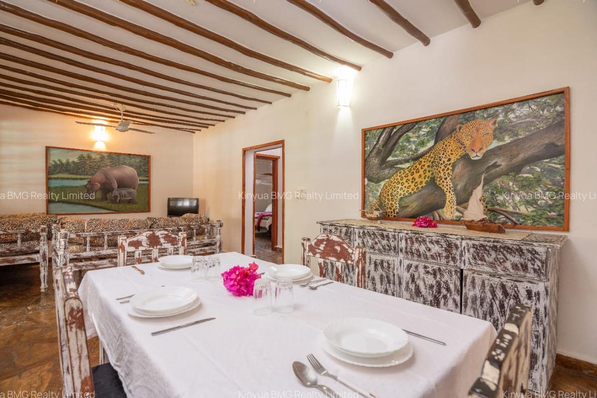 Serviced 1 Bed Apartment with En Suite in Malindi - 6