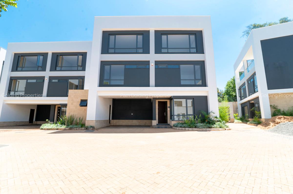 5 Bed Townhouse with En Suite at Westlands - 20