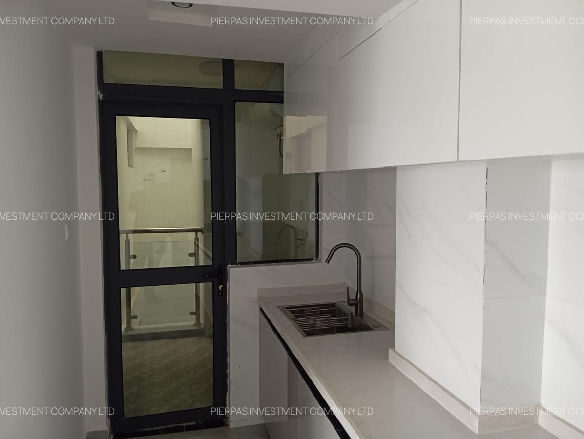 Serviced 3 Bed Apartment with En Suite in Westlands Area - 4