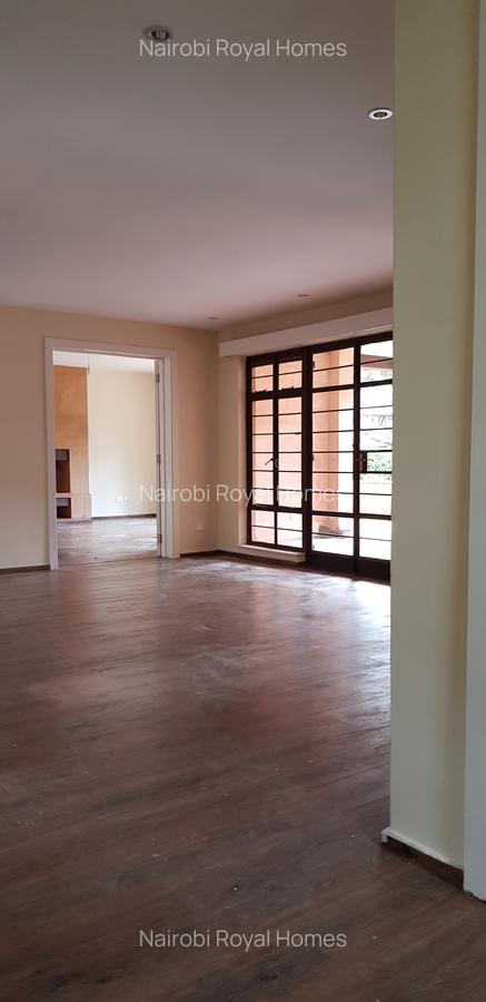 4 Bed Townhouse with En Suite at Rosslyn Lone Tree Road 55 - 11