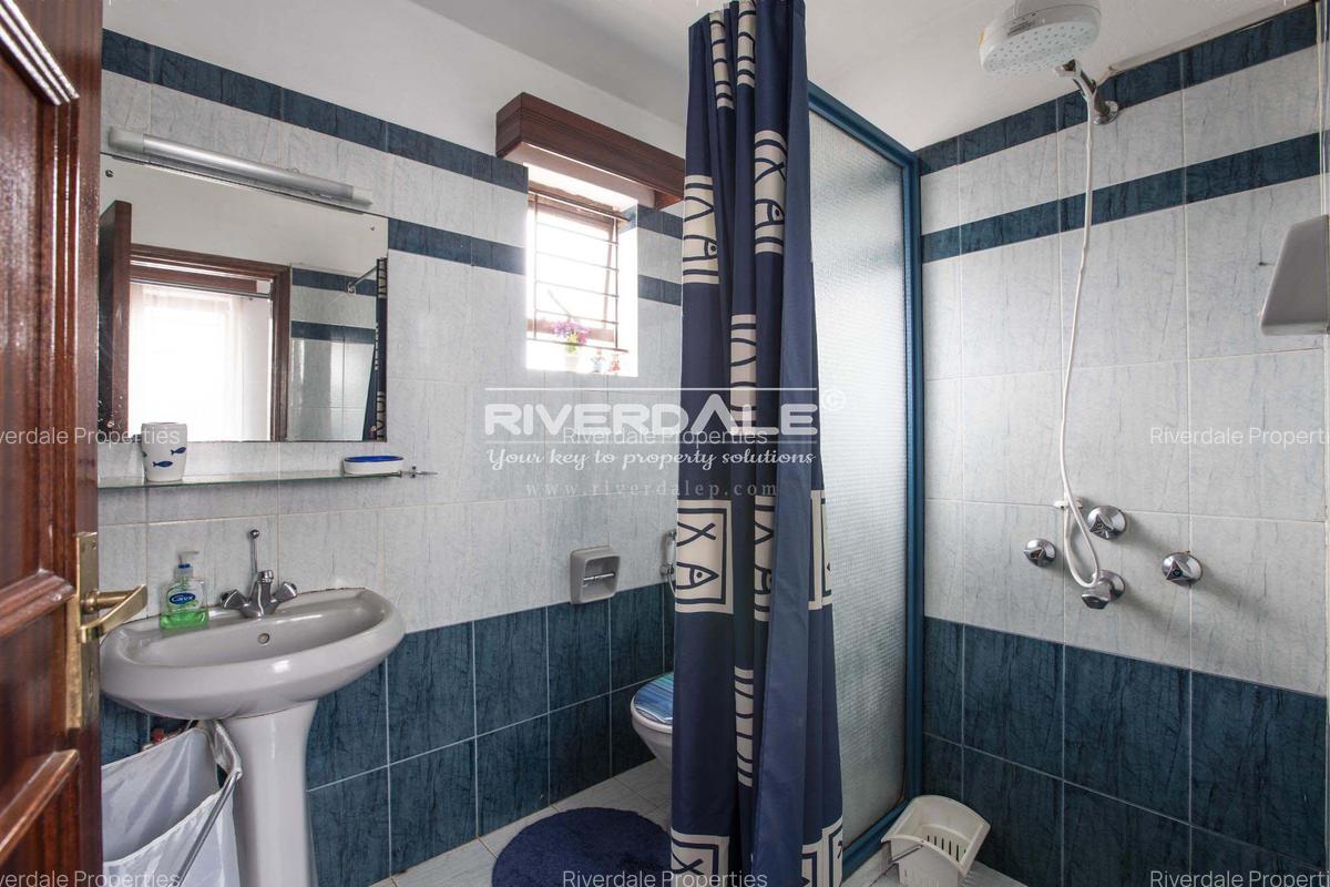 4 Bed Townhouse with En Suite in Westlands Area - 13