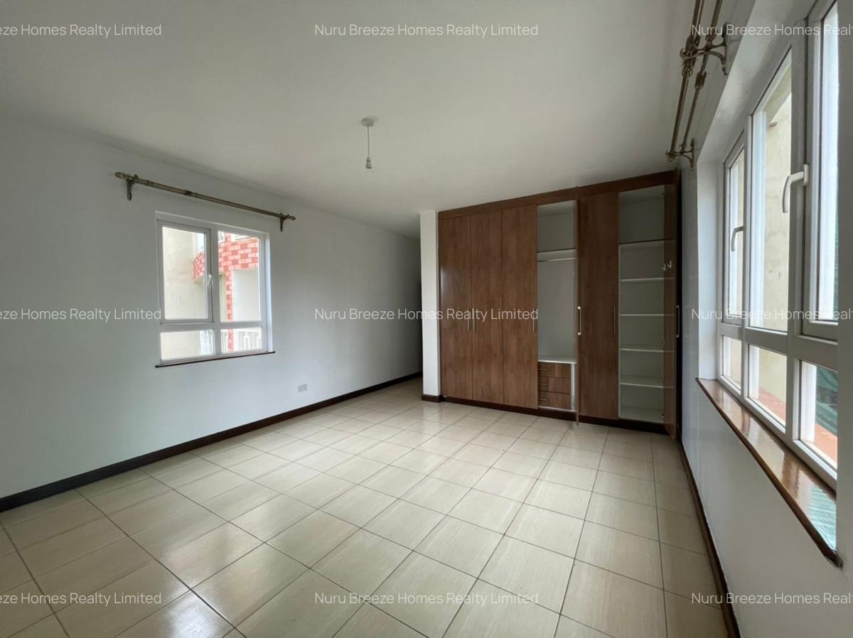 2 Bed Apartment with En Suite in Brookside - 13