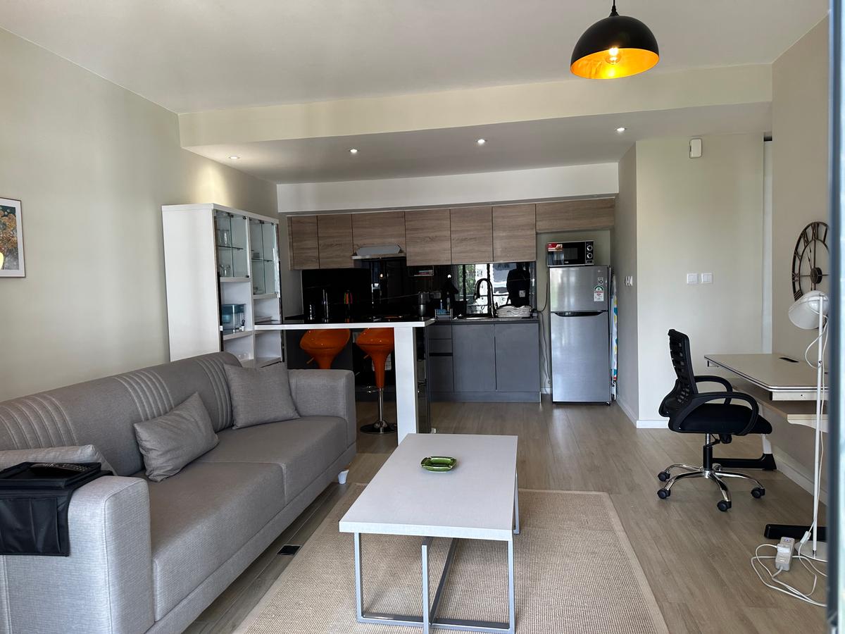 Serviced 1 Bed Apartment with En Suite in Riverside - 3