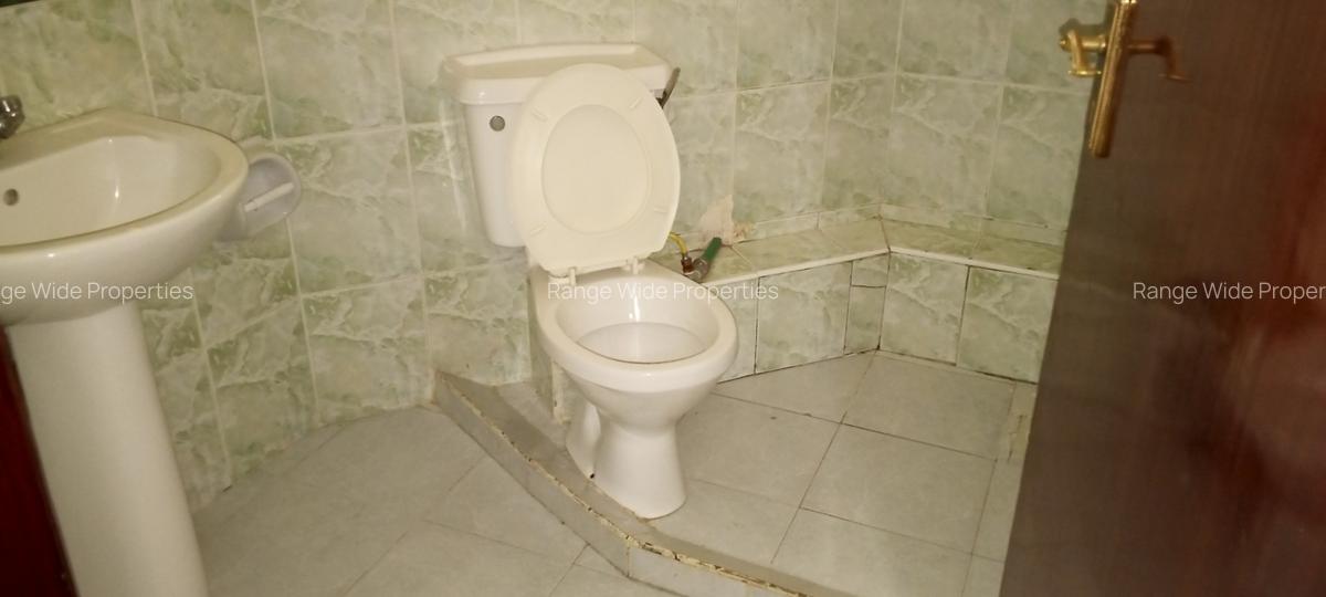 3 Bed Apartment with En Suite in Lavington - 2