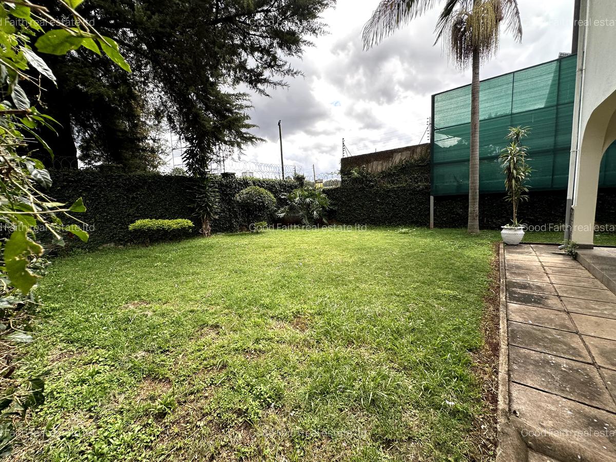 4 Bed Townhouse with En Suite in Lavington - 15