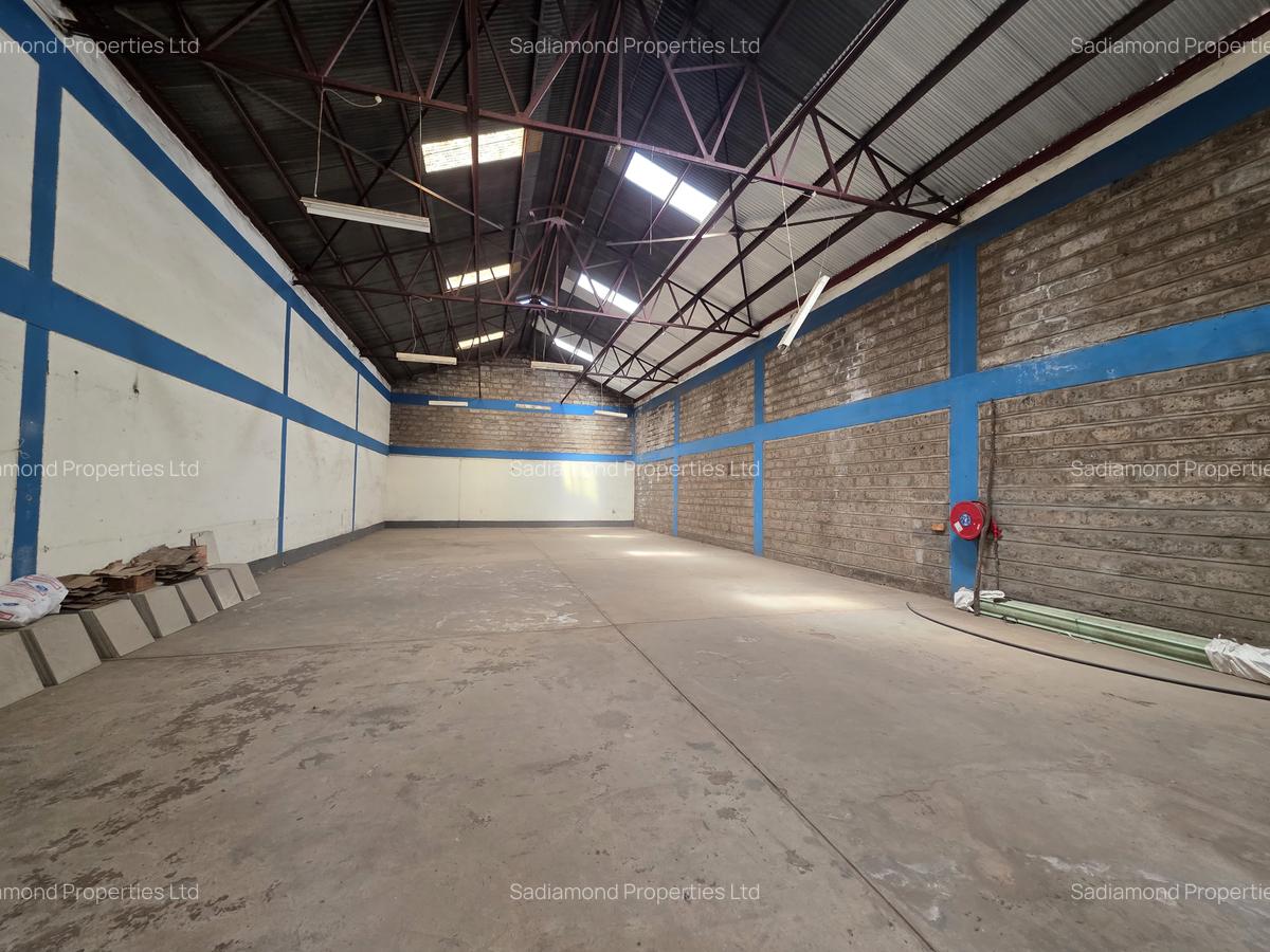 4,500 ft² Warehouse with Parking in Industrial Area - 3