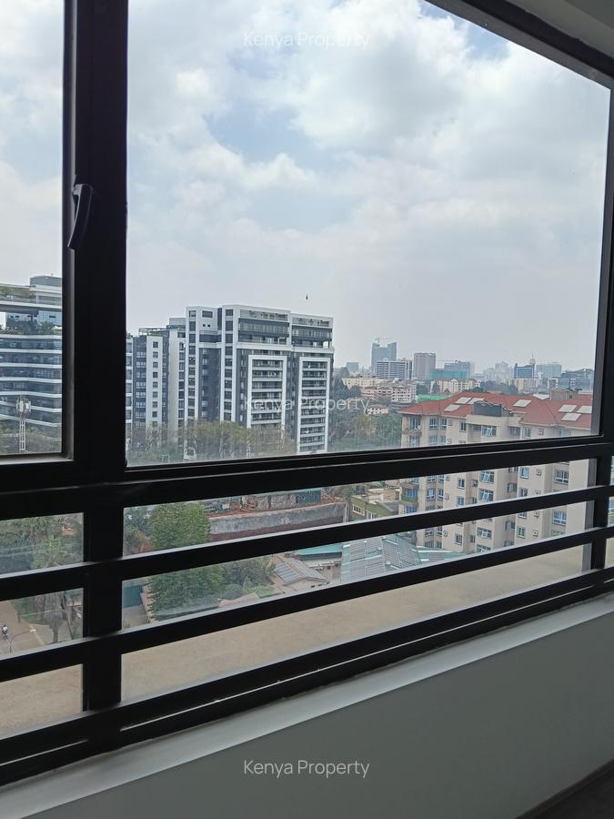 3 Bed Apartment with En Suite at Riverside Drive - 5