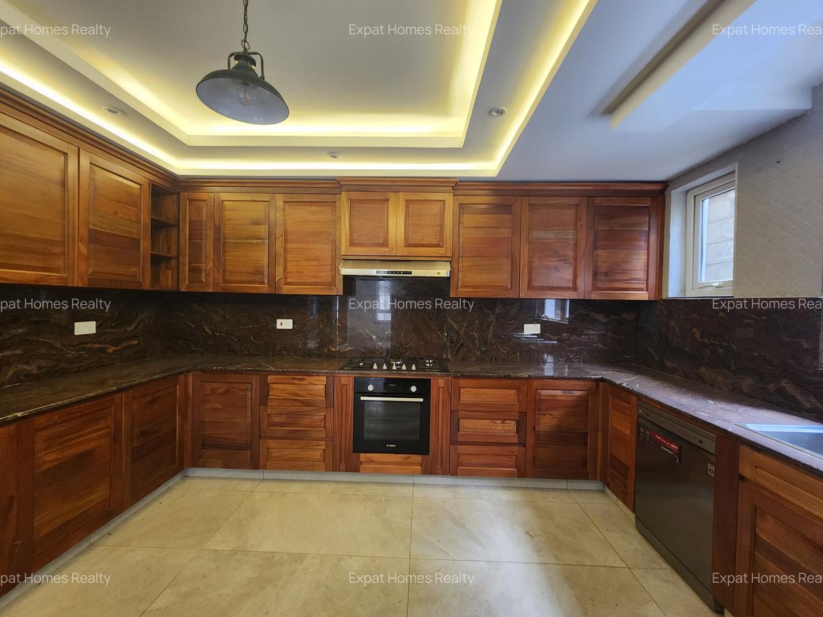 6 Bed Villa with Staff Quarters in Lavington - 5