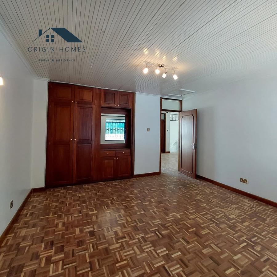 4 Bed Townhouse with En Suite at Westlands - 7