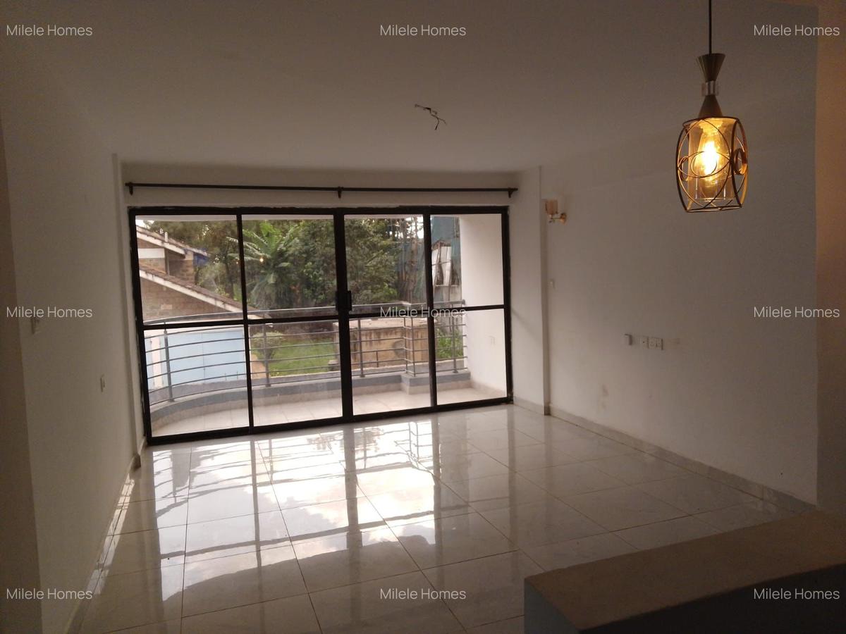 Serviced 2 Bed Apartment with En Suite in Garden Estate - 2