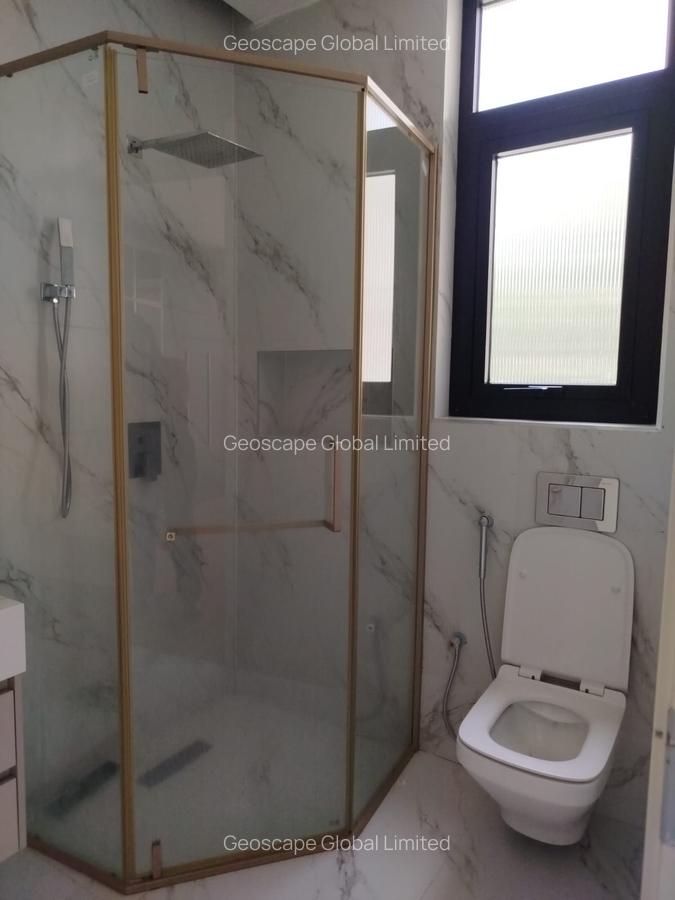 5 Bed House with En Suite in Lavington - 10