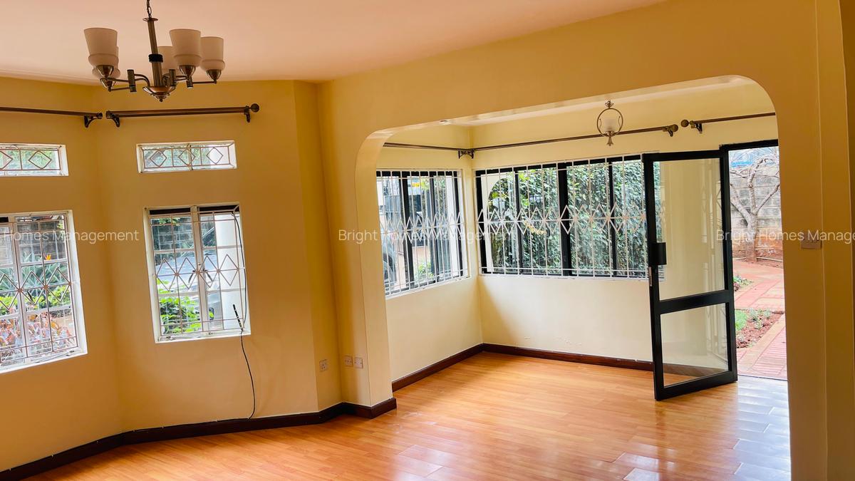 5 Bed Townhouse with En Suite in Lavington - 4