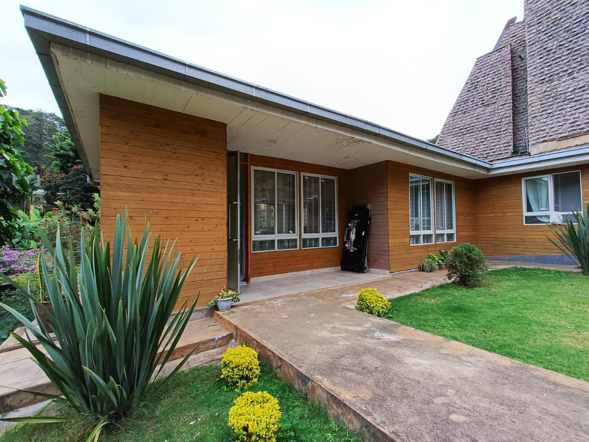 4 Bed House with En Suite in Spring Valley - 17