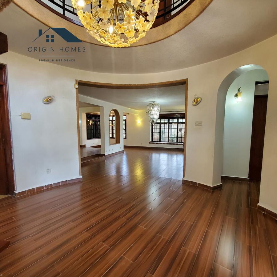 5 Bed Townhouse with En Suite at Lavington - 12