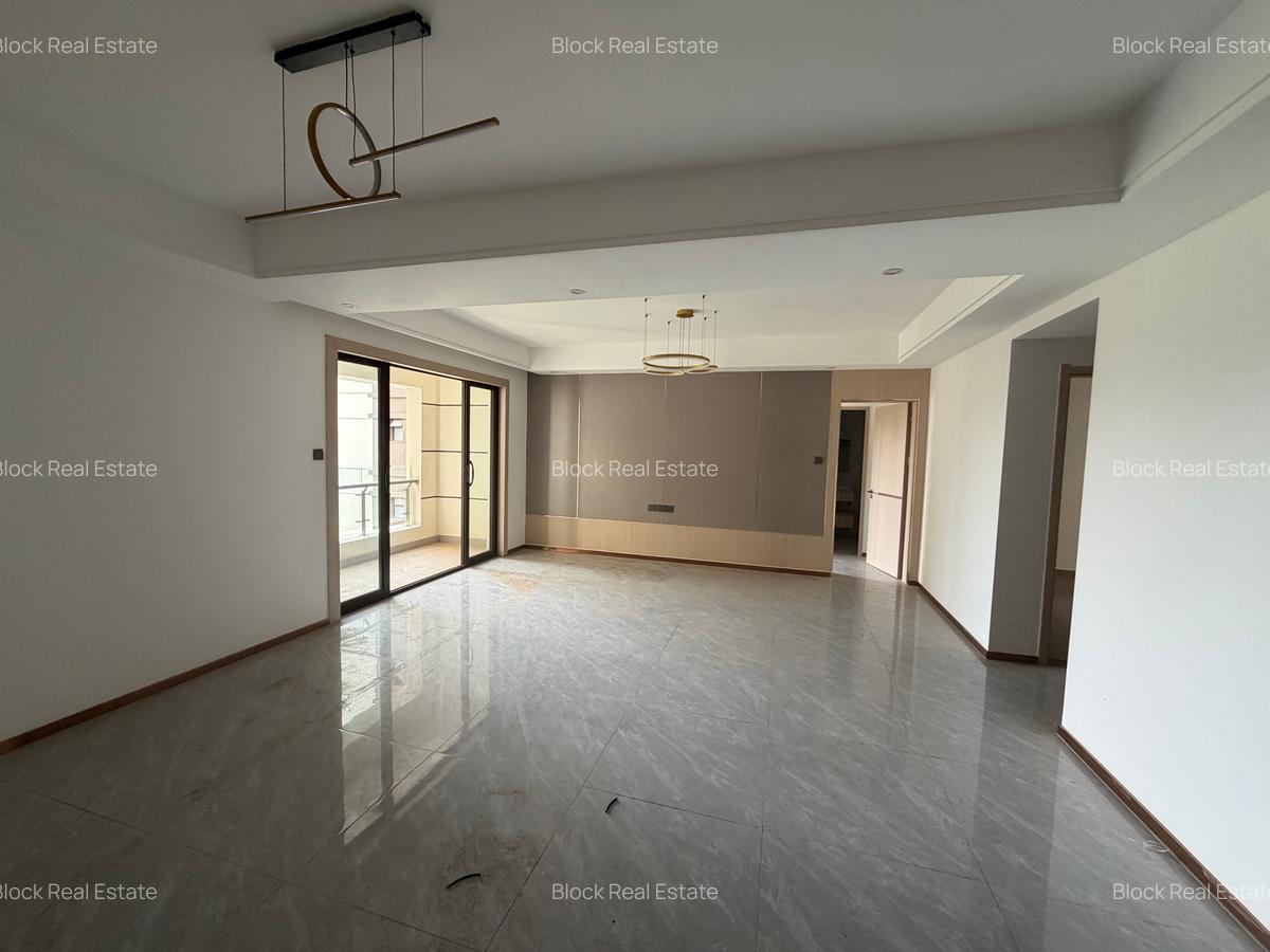 3 Bed Apartment with En Suite in Riverside - 5
