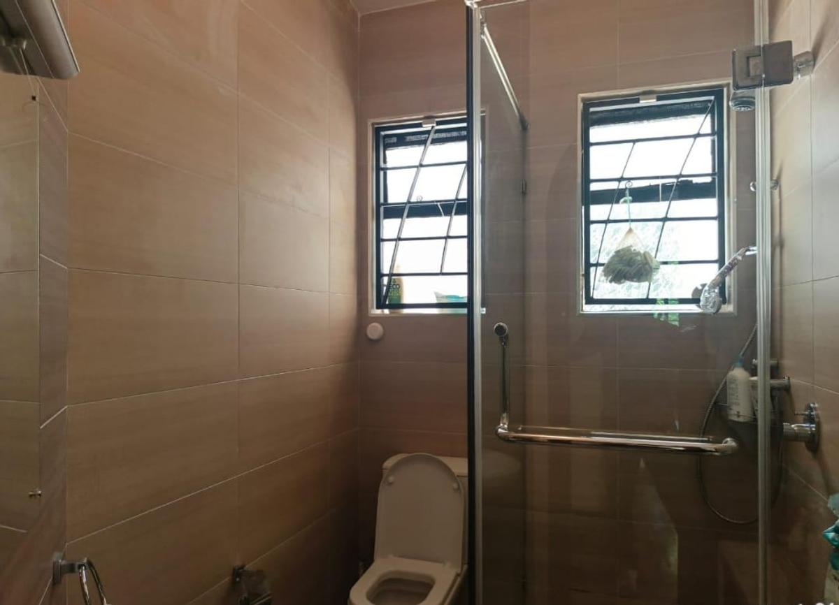 5 Bed Villa with En Suite in Spring Valley - 11