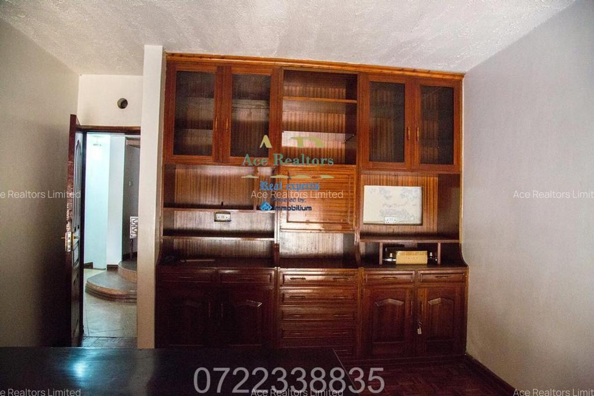 5 Bed Townhouse with En Suite at Rhapta Road - 15