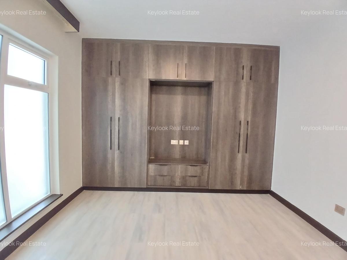 2 Bed Apartment with En Suite at Riverside Drive - 4