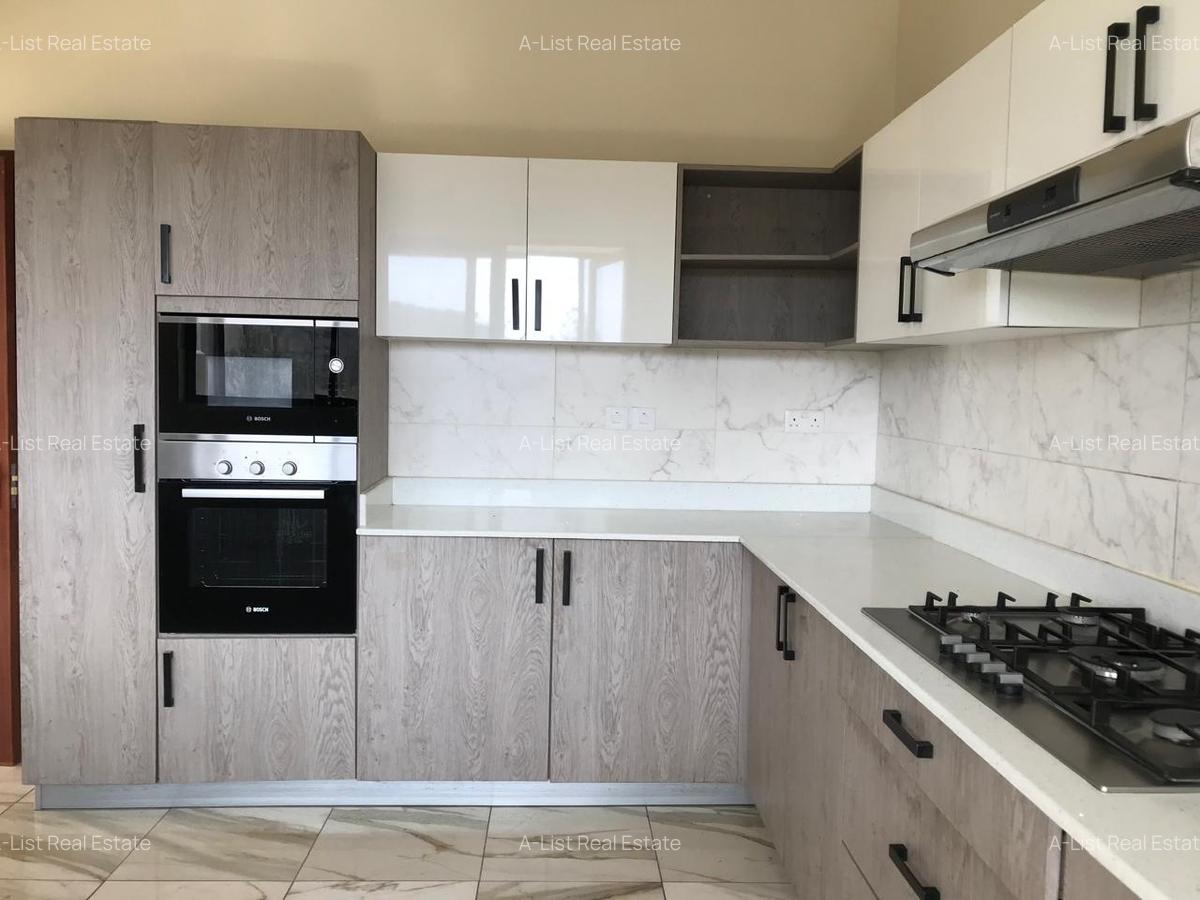3 Bed Apartment with En Suite at 4Th Parklands - 4