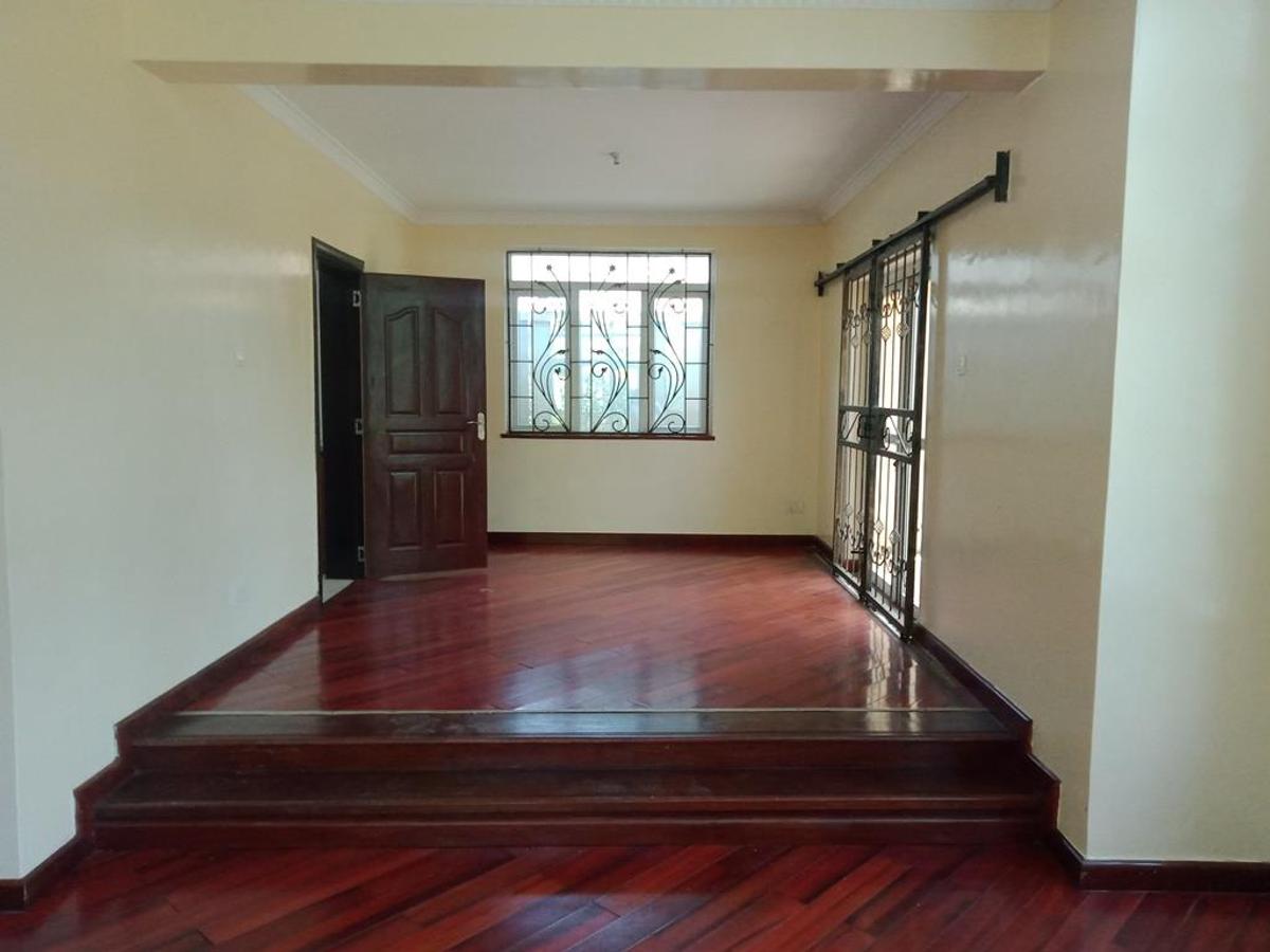 5 Bed Townhouse with En Suite at Lavington Green - 9