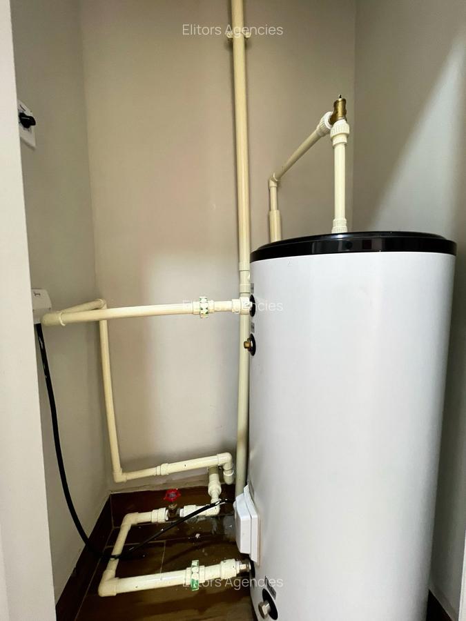 2 Bed Apartment with En Suite at Kingara Road - 17