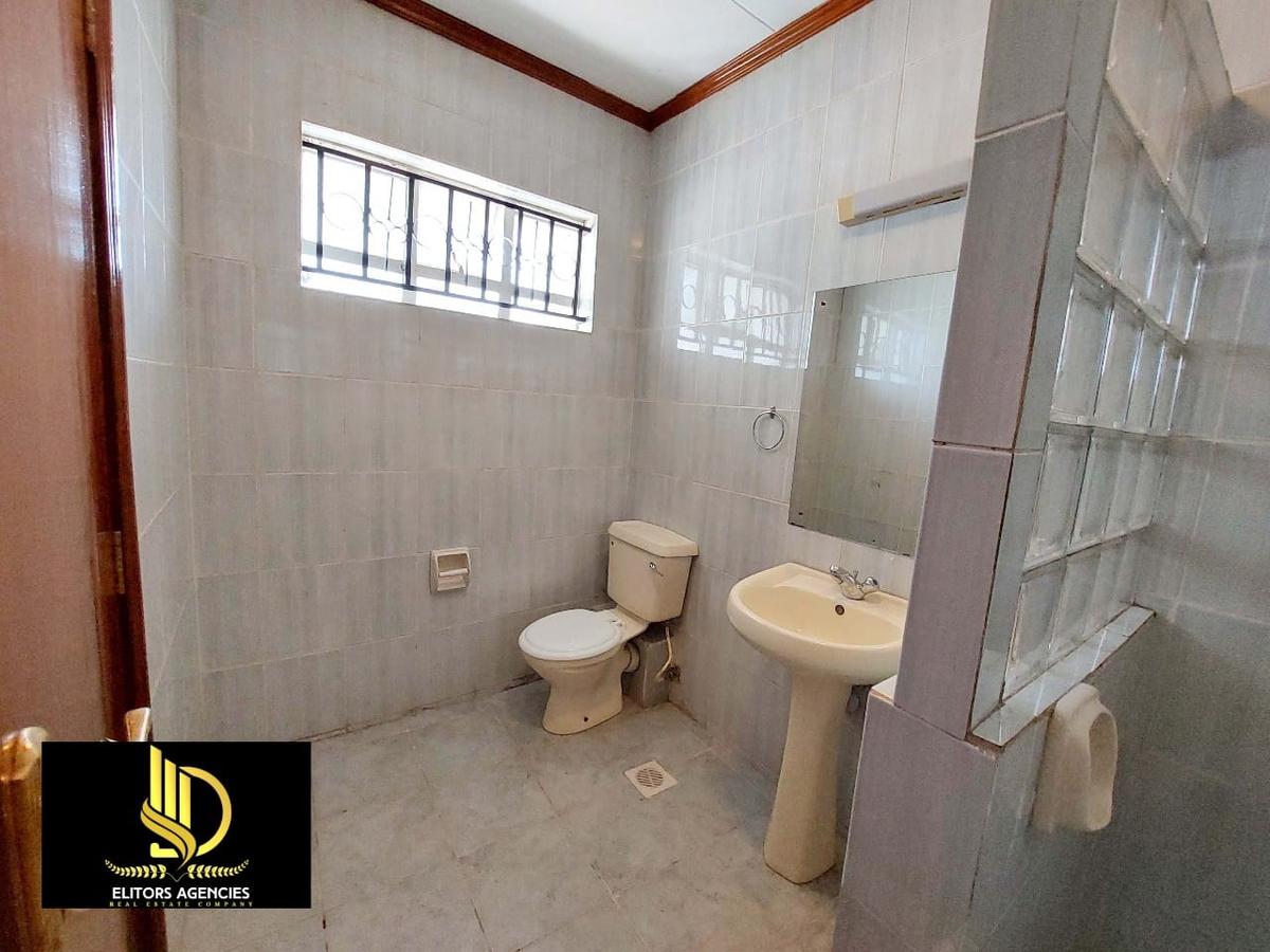 5 Bed Townhouse with En Suite at Ole Nguruone Rd - 18