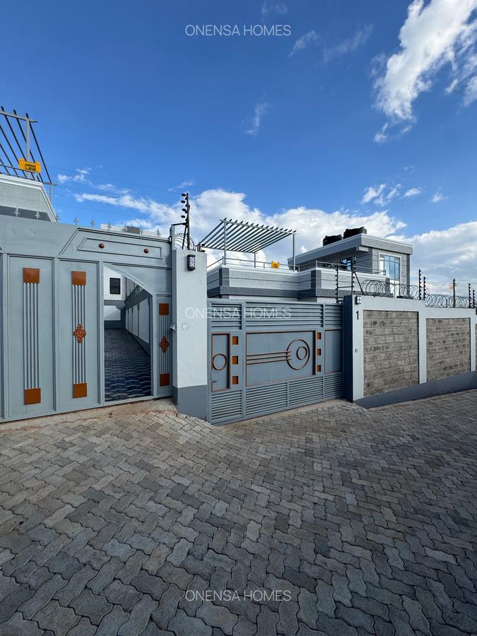4 Bed House with En Suite in Eastern ByPass - 16