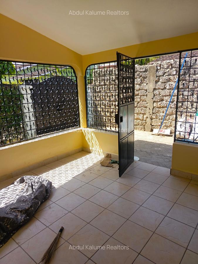 2 Bed House with En Suite at Bamburi - 2