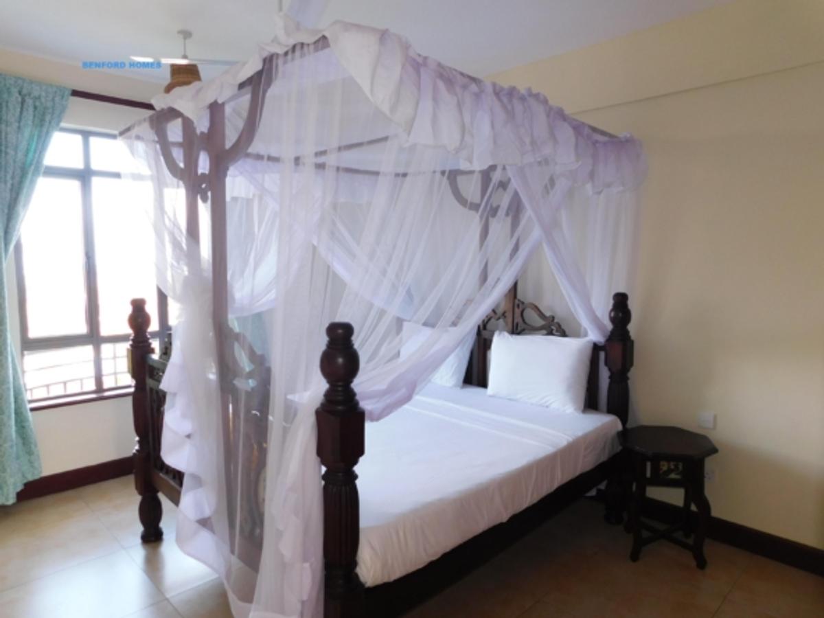 Serviced 3 Bed Apartment with En Suite in Bamburi - 4