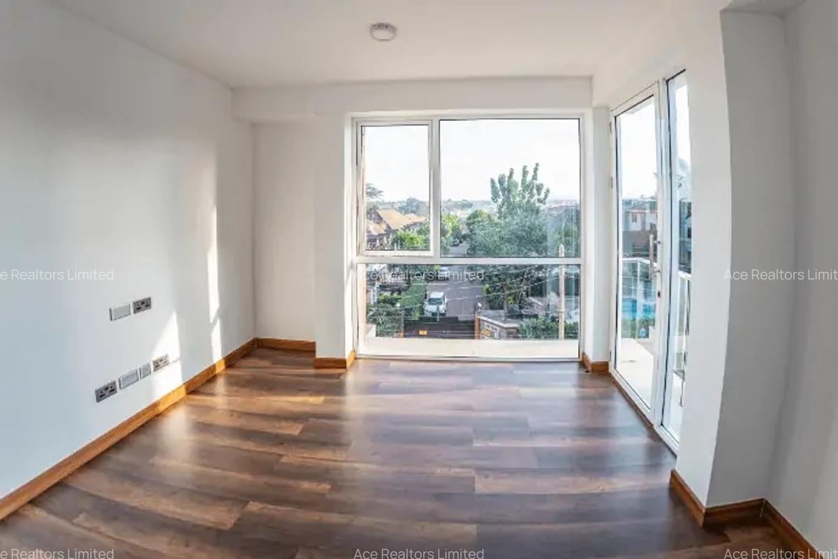 4 Bed Townhouse with En Suite at Lavington - 9