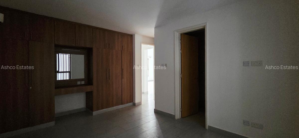 2 Bed Apartment with En Suite in Lavington - 8