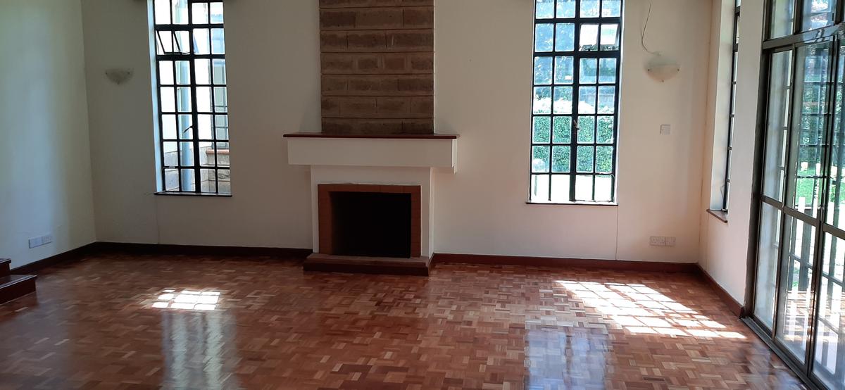 4 Bed Townhouse with En Suite in Rosslyn - 17