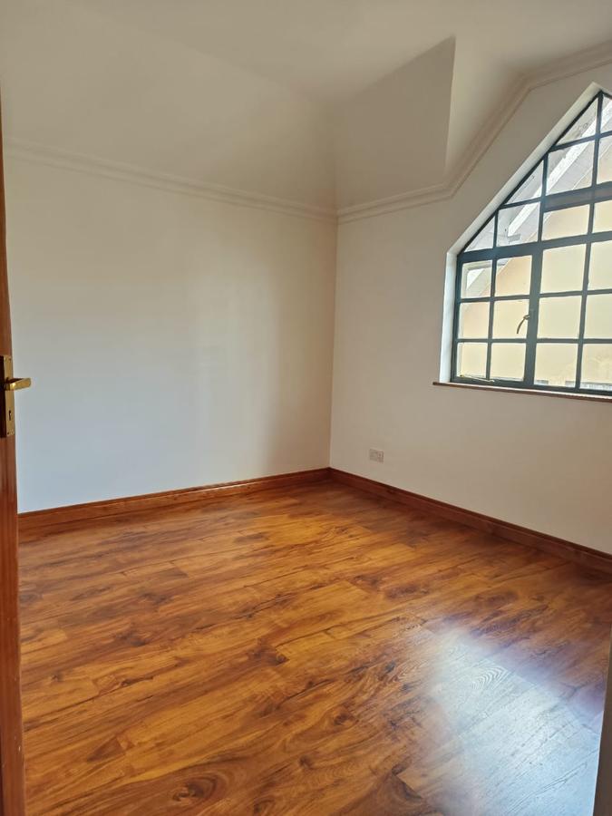 4 Bed Apartment with En Suite at Fourways - 10