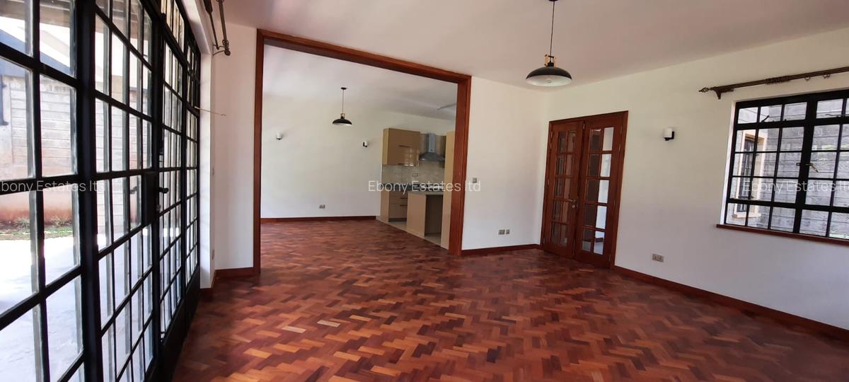 5 Bed Townhouse with En Suite in Lavington - 3