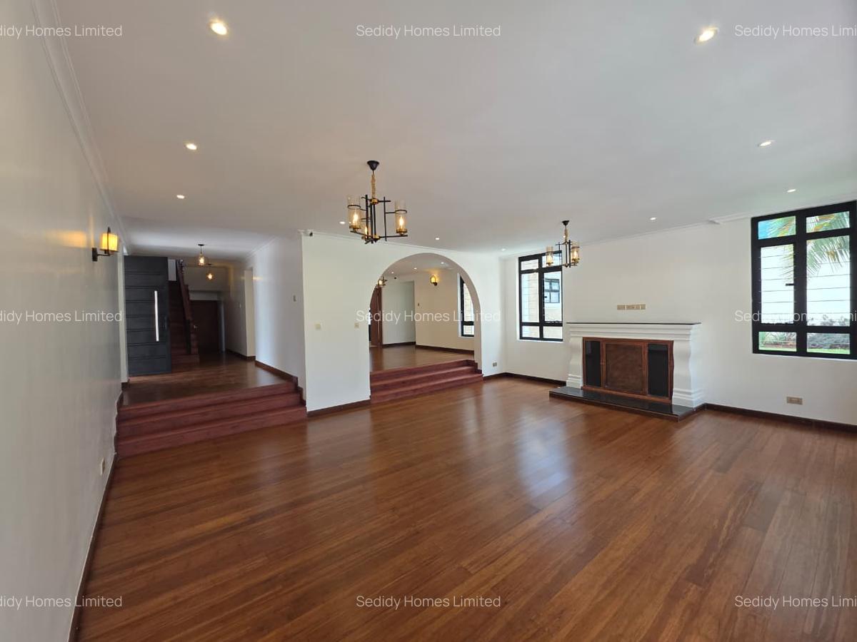 6 Bed House with En Suite in Runda - 5