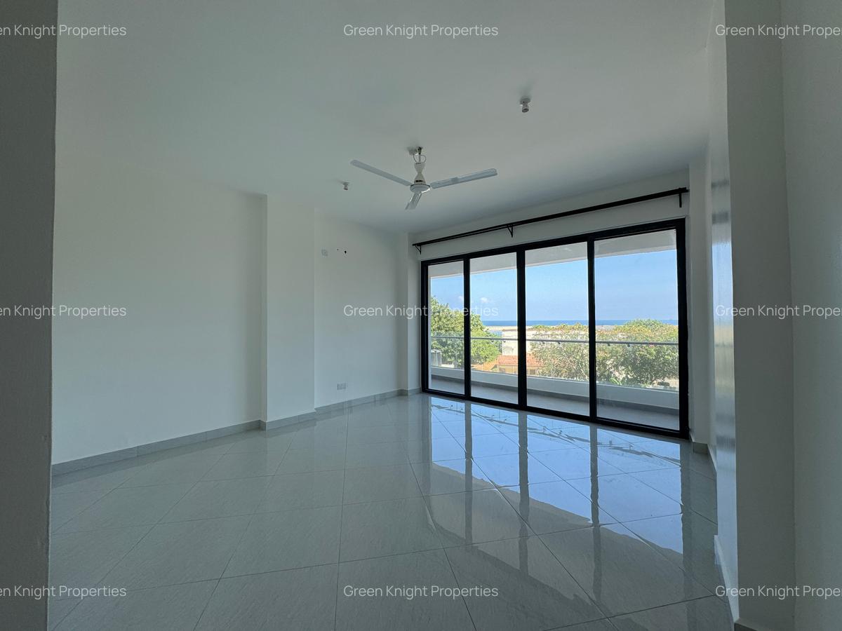 Serviced 4 Bed Apartment with En Suite in Nyali Area - 10